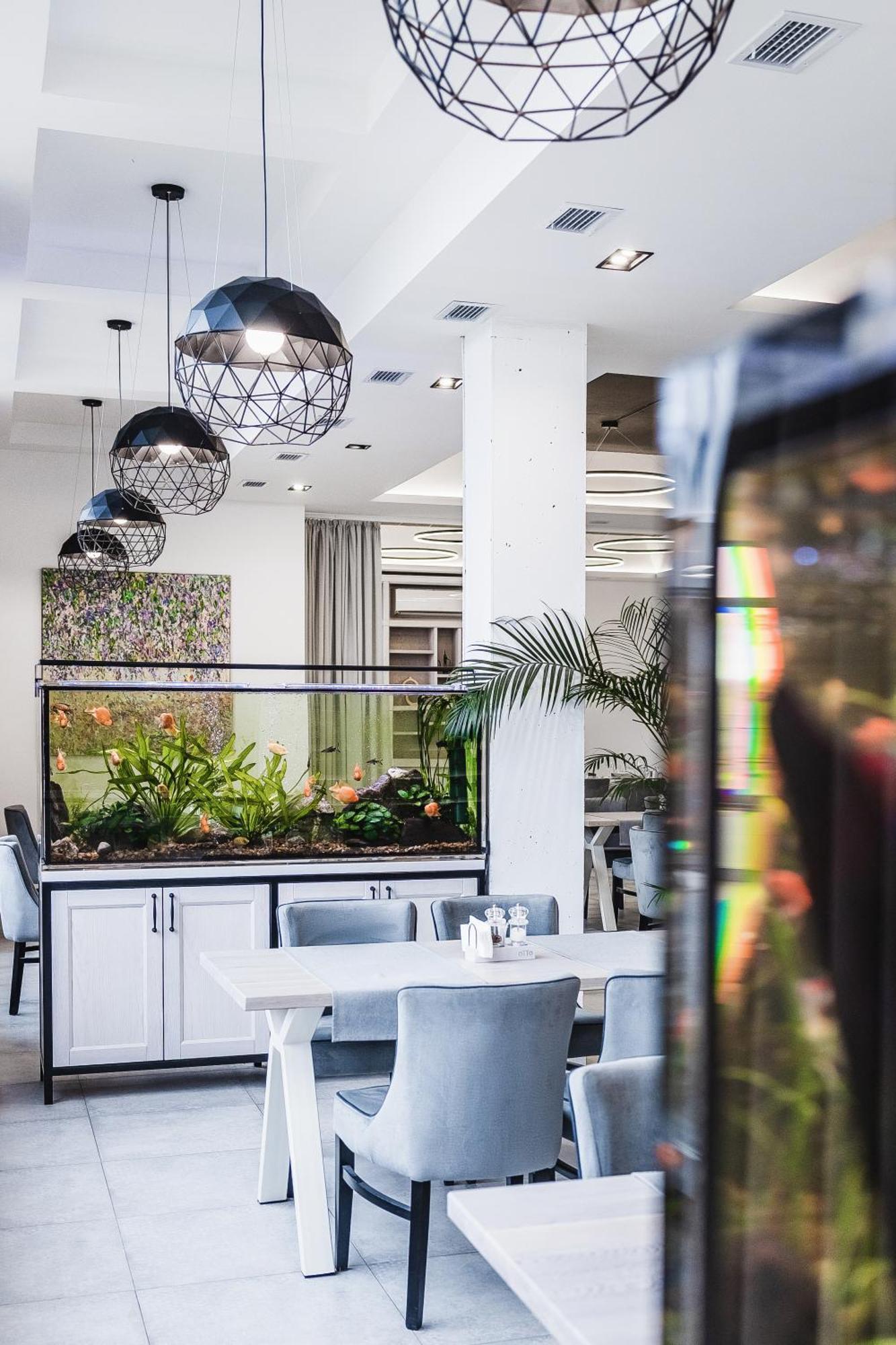 Otto Hotel-Restaurant รีฟเน ภายนอก รูปภาพ